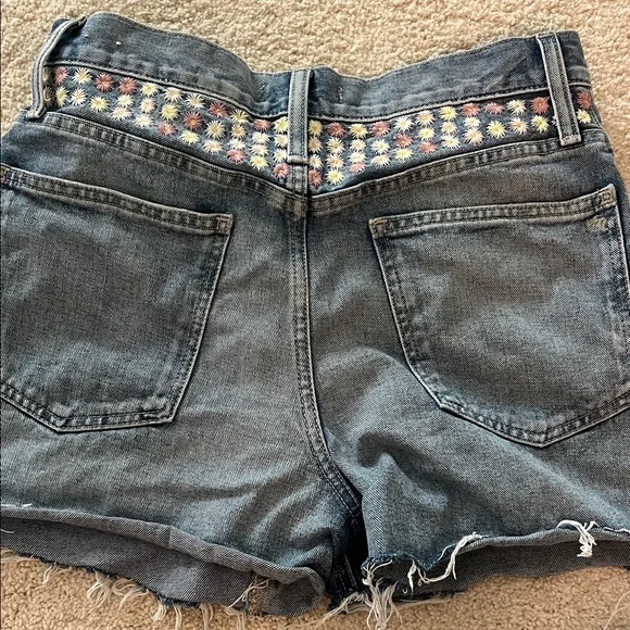 Madewell Floral Embroidered Denim Shorts - Picture 3 of 4